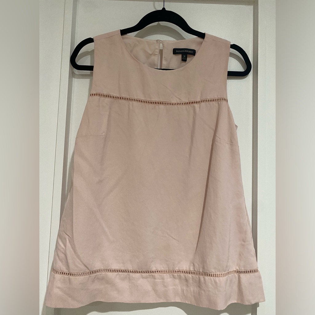 Banana Republic Cute Pink Soft Top With A Line Fit Size M